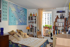 La chambre lumineuse pour 1 ou 2 personnes est située dans une rue calme à la li Paris, France Grande Chambre avec balcon et parking Private room in rental unit vacation rental 24438957