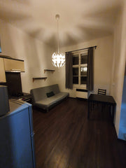 Clean, cleverly designed, quiet apartment in Vinohrady, Moskovska Street, near a England, United Kingdom Apt in Praha 10 with 2 beds, 2 desks, nr Tram 22 Entire condo vacation rental 637784960827530737