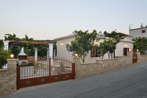 Anna ‘s house is located in Kissamos, 4.2 km from Kissamos port and 0.7 km from  Kissamos, Greece Anna 's House - Garden Cottage in Kissamos Entire home vacation rental 35251211