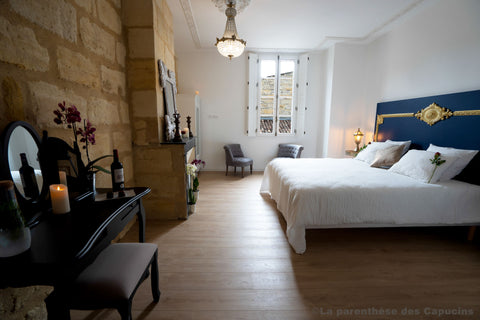 Bienvenue à "La Parenthèse des Capucins" ! Notre maison d'hôtes ouverte en Juin  Bordeaux, France Chambre Royale - Maison d'hôtes - Cœur de ville Room in bed and breakfast vacation rental 35662428