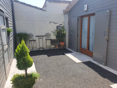 Petit chalet indépendant, chez l'habitant, meublé de 20 m² environ, 2 personnes, Bordeaux, France Chambre chalet indépendant Private room in guest suite vacation rental 23197964