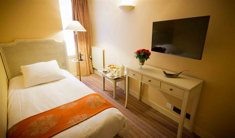 A cosy and quiet hotel in the heart of the 17th arrondissement near "Espace Cham Paris, France Nice single room located in a Boutique Hotel Room in boutique hotel vacation rental 25445709