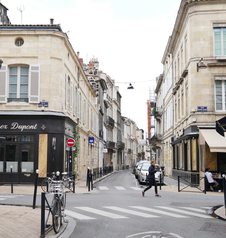 Vous êtes bienvenue dans cet appartement, au deuxième et dernier étage avec terr Pessac, France quartier des Chartrons BORDEAUX 2 pièces Entire rental unit vacation rental 18844459