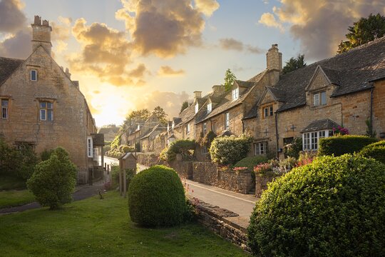 Cotswolds from London Private One Day Tour by Car  Private Tours and Travel Guide Europe London CITY London Destination Tour