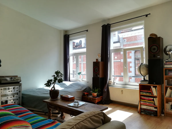 Hello,<br />Welcome to my appartment ! It is a very cosy a luminous one. The liv Montreuil, France Cosy and Luminous Flat in Bruxelles Saint-Gilles. Entire rental unit vacation rental 30304732