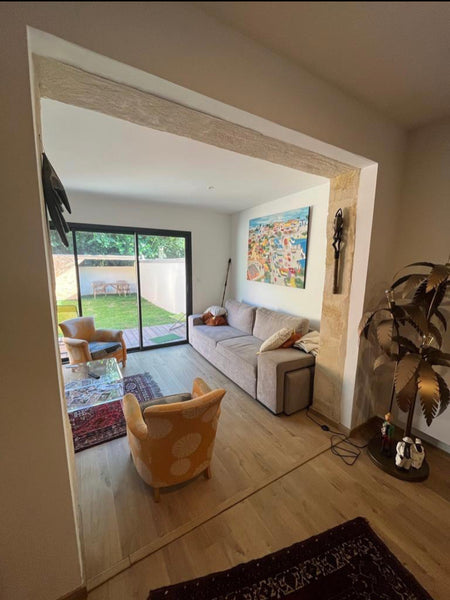 Welcome to Bordeaux! <br /> <br />This 67 square meters apartment with GARDEN is Bordeaux, France Très joli duplex avec jardin à Bordeaux ! Entire rental unit vacation rental 669914623543794529