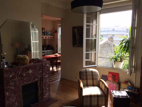 Appartement sans vis à vis, traversant et très lumineux dans un petit immeuble A  Appartement de type 3 de 80 m2 Barrière ST Gènes Entire rental unit vacation rental 18991916