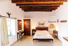 The 3 luxurious recently refurbished traditional houses are separated by the chu Greece Akrotiri - Traditional house by the sea (blue) Cycladic home vacation rental 31688311