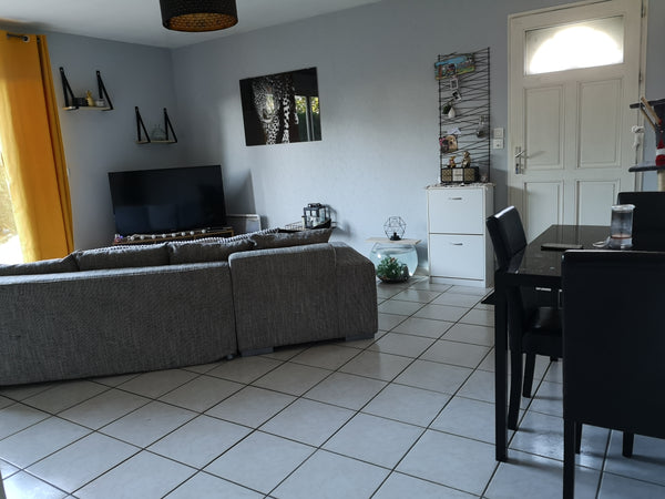 Ambiance Calme, secteur calme. <br /><br />Proche commodités, 2 min du centre vi Bordeaux, France Maison avec jardin Entire home vacation rental 25244367