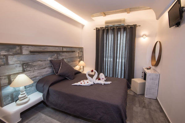 Comfortable suite (25sqm), with hydromassage shower, walking distance to the mai Greece Gianna Suites 