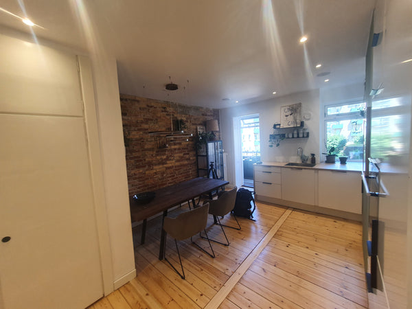 Hav det sjovt med hele familien i denne stilfulde bolig. Copenhagen, Denmark Skøn lejlighed med gårdhave Entire condo vacation rental 709442994258021963