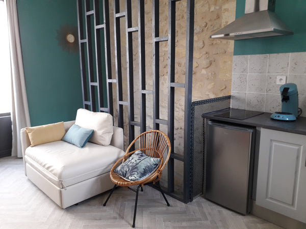 Agréable studio atypique dans une maison du 17ème siècle. La chambre avec son ar Artigues-près-Bordeaux, France 