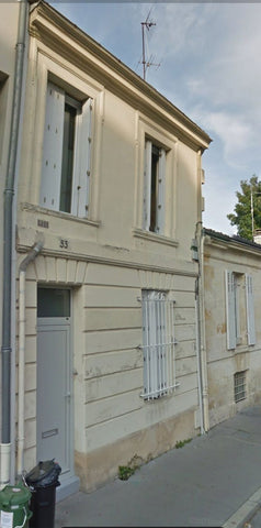 Petite maison de ville en pierre, rue calme, à 300m du TRAM C qui vous amène au  Bordeaux, France Chartrons, Maison de ville, calme Private room in home vacation rental 22981479