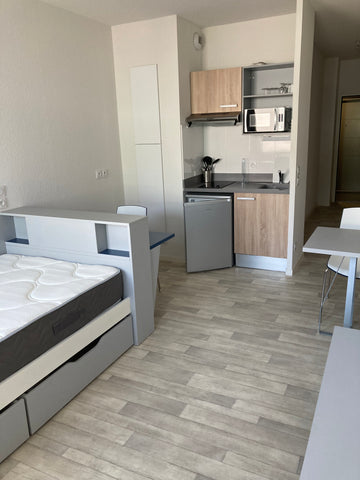 Dans une résidence récente de haut standing, sécurisée et à 100m du Tram Ligne B Bordeaux, France GRAND T1 - 2ème étage/2  - 25m2 Entire rental unit vacation rental 35922519