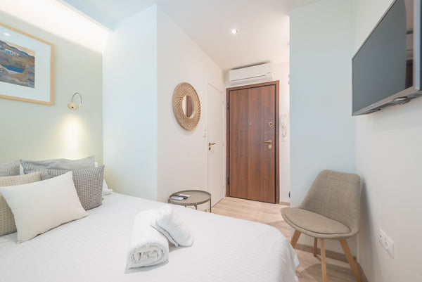 Situé en plein centre et au meilleur emplacement d'Athènes, cet élégant mais TRE Geneva, Geneva, Switzerland SYNTAGMA MINI Entire rental unit vacation rental 595591202071580084