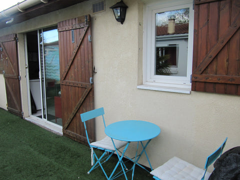 endroit calme, pas loin du tram et du grand hôpital de bordeaux,  a 10 minutes d Mérignac, France la petite maison Entire home vacation rental 33579238