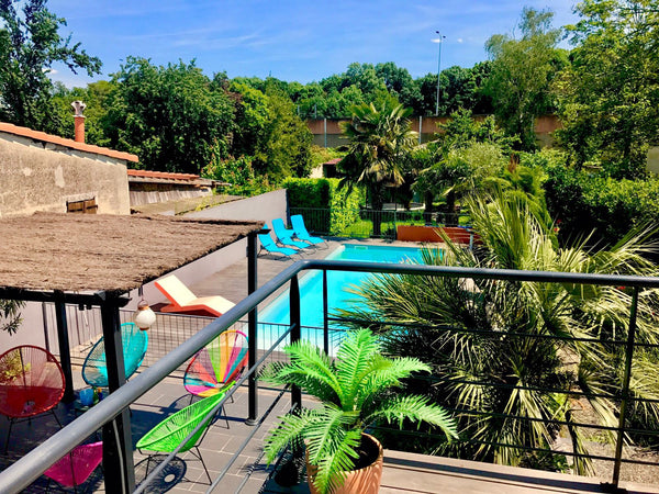 C'est une maison spacieuse et agréable, 15 min de Bordeaux en voiture, rocade tr Sainte-Eulalie, France MAISON DE CHARME AVEC PISCINE. Entire villa vacation rental 20171680