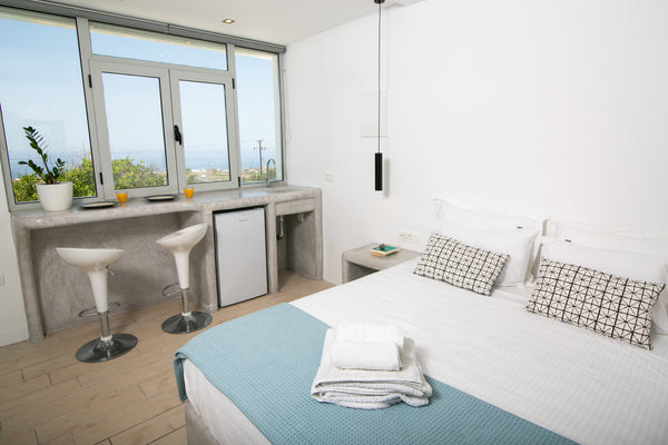 Well located studio in the beautiful village of Oia. Ideal place if you want to   Sensia Studio Room in aparthotel vacation rental 50880378