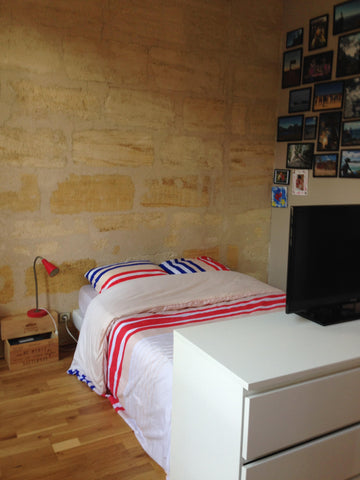 Grand studio de 35 M2 au style bordelais qui peut loger 2 personnes en plein cœu Bruges, France Grand studio en plein coeur de Bordeaux Entire rental unit vacation rental 18389239