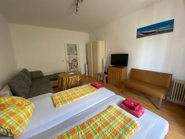 Gemütliche und sehr helle Wohnung im 10. Bezirk bietet Schlafmöglichkeiten für 4  Apartment mit Balkon RH2 Entire rental unit vacation rental 52974700