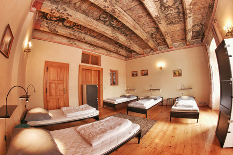 5 -lůžkový pokoj se společnou kuchyňkou a soc. zařízením. Ubytování se nachází v Prague, Czechia 5 -lůžkový pokoj Private room in hostel vacation rental 15488316