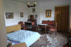 Trouble free access by car with  a parking facility.<br />A peaceful  location   Úvaly, Czechia A quiet and safe place to stay ! Entire rental unit vacation rental 33238716