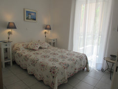 A 6' à pieds du métro et 18' du centre d'Athènes ( Monastiraki ) en métro.<br /> Anthon, Auvergne-Rhône-Alpes, France Greek Colors Entire rental unit vacation rental 20463057