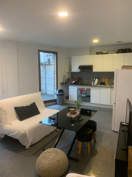 Ce T2 spacieux et lumineux,  est situé au rez-de-chaussée d'un petit immeuble, p Pessac, France Appartement cosy proche de Bordeaux Entire rental unit vacation rental 50583573