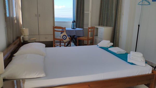 In this beautiful 1st floor Seaview Studio situated in the HEART of Naxos town,y Naxos, Greece Happynaxos Downtown Blue Seaview Studio (2 adults) Entire rental unit vacation rental 26674335