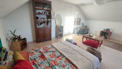 Bonjour bonjour! (english below)<br />Je sous-loue ma chambre pour le mois d'aoû  Belle CHAMBRE ds belle maison, pas chère pour AOÛT Private room in home vacation rental 51325806