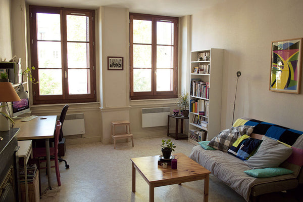 Je suis illustratrice et je pars souvent pour mon travail. Mon appartement est a Lyon, France Agréable T1 en plein coeur du 7ème arrondissement Entire rental unit vacation rental 14720570