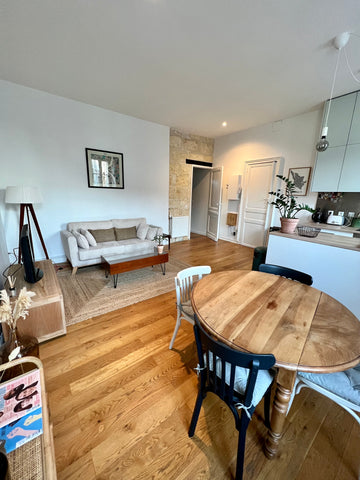 Get confortable in this lovely and quiet 2 bedroom apartment.<br />It has been r  Charmant T3 Rénové - CHARTRONS Entire rental unit vacation rental 567109393549908873