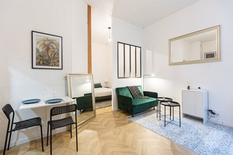 In the heart of the historic center of Bordeaux, close to the Grosse Cloche, enj  GuestReady - Flat - Grosse Cloche Entire rental unit vacation rental 53823054