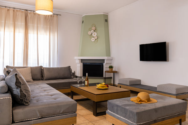 Enjoy your stay in a modern and comfortable apartment. It accommodates up to 4 p Heraklion, Greece Modern And Spacious Apartment In Souda Entire condo vacation rental 655445686526100709