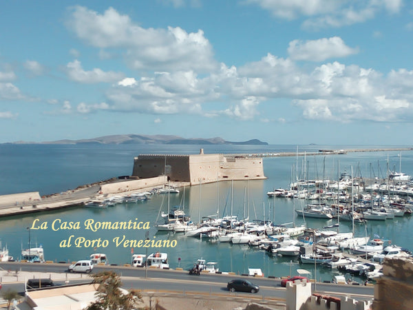 Warm and cozy little flat, bright and airy. A combination of modern and classic  Heraklion, Greece LA CASA ROMANTICA AL PORTO VENEZIANO Entire home vacation rental 34362112
