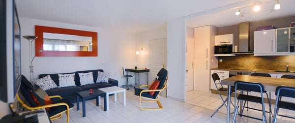 L'appartement de 68m², 2 chambres, terrasse et garage est classé 4 étoiles par l Lyon, France Meublé de tourisme, 2 chambres, terrasse et garage Entire rental unit vacation rental 14988990