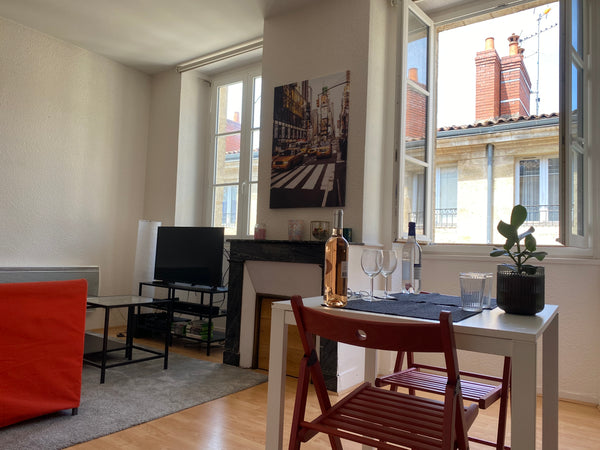 Simplifiez-vous la vie dans ce logement paisible et centrale . <br />Venez profi Bordeaux, France Superbe appartement à Gambetta Entire condo vacation rental 749903592267504148