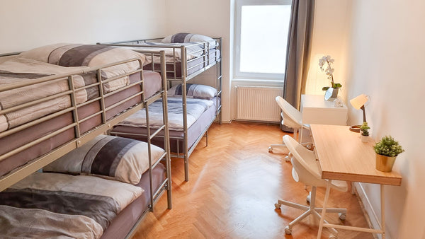 Eine Unterkunft mit einzigartigem Korea Flair voller Referenzen und Anspielungen Vienna, Austria Superhost ☆ Cozy Korean Style Mixed Dorm Room ☆ Shared room in bed and breakfast vacation rental 668880854580625436