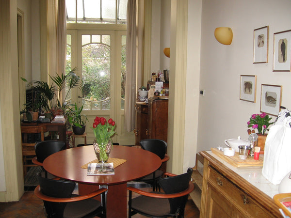 Je wordt opgevangen in een gerenoveerd herenhuis dat dateert van 1891. Je slaapt Antwerp, Belgium Authentiek, stijlvol, warm en gezellig ! Private room in bed and breakfast vacation rental 37774325