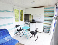 Studio au calme dans notre jardin, salle d'eau avec WC, cuisine avec plaques ind Saint-Aubin-de-Médoc, France Guest house + piscine 30min Bordeaux et océan Entire guesthouse vacation rental 49338795