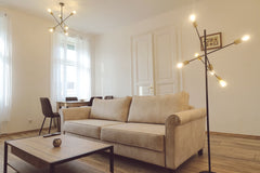 Die Wohnung wurde frisch renoviert und liegt  im 9ten Gemeindebezirk. Die U6 ist Vienna, Austria Cosy Apartment Vienna town hall Entire rental unit vacation rental 39143971