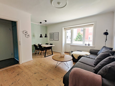 Cozy 2-room apartment (55 m2) in quiet surroundings in Amager. The apartment is   Skøn lejlighed tæt på by og strand Entire condo vacation rental 680006814741725081