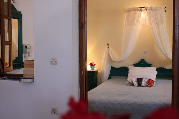 Situated on a beachfront location in Oia,  Vrachia Studios offers traditionally   Vrachia Studios Entire rental unit vacation rental 30031683