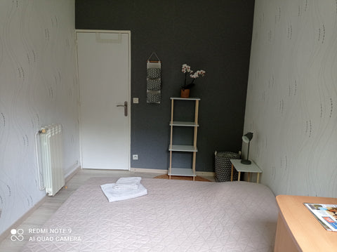 Mon appartement est situé proche de la gare de Cenon, à 10 minutes à pied du tra Bordeaux, France Chambre au calme dans T3, résidence avec parking Private room in condo vacation rental 51343463