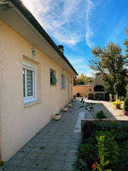Loue à 12Km de BORDEAUX, dans une charmante maison au calme, une chambre avec sa Carbon-Blanc, France LES AMANDIERS  chambre "Les Dauphins" Private room in home vacation rental 35124397