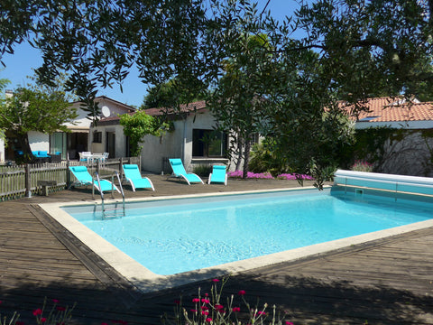 Jean Michel, Véronique et leurs enfants vous accueillent dans leur maison.<br /> Taillan-Médoc, France Maison Familiale avec Piscine Entire home vacation rental 23412657