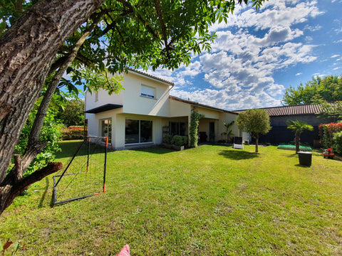 Venez poser vos valises dans notre maison pleine de charme, spacieuse et confort Bruges, France Maison confortable proche Bordeaux-centre & plages Entire townhouse vacation rental 50141190