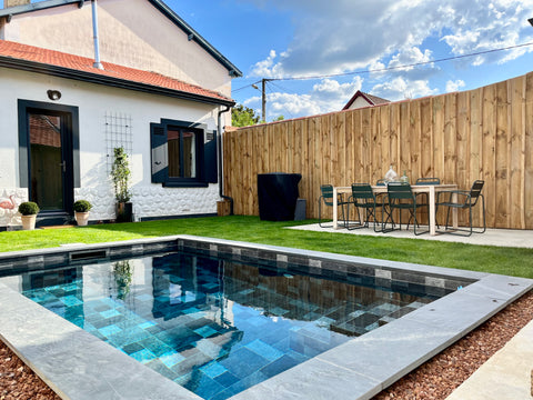 Venez profiter de cet agréable studio avec piscine a 3kms du centre de Bordeaux. Bègles, France Agréable studio indépendant avec piscine Entire home vacation rental 622362190259437835