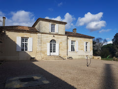 maison de caractère, pierres et poutres apparentes, parquet en bois massif, gran  domaine du chauvet Entire home vacation rental 42417480