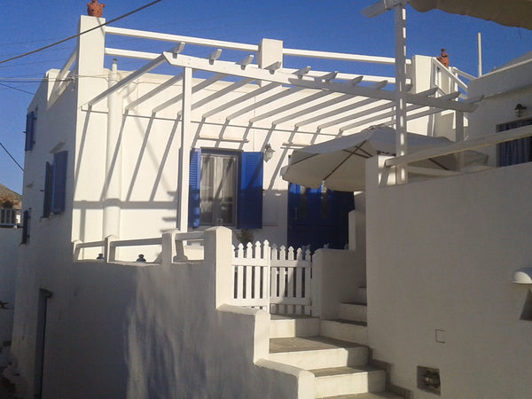 This renovated maisonette is located in center of Apollonia.<br />Access to bus   Maisonette in Apollonia Entire home vacation rental 21633196